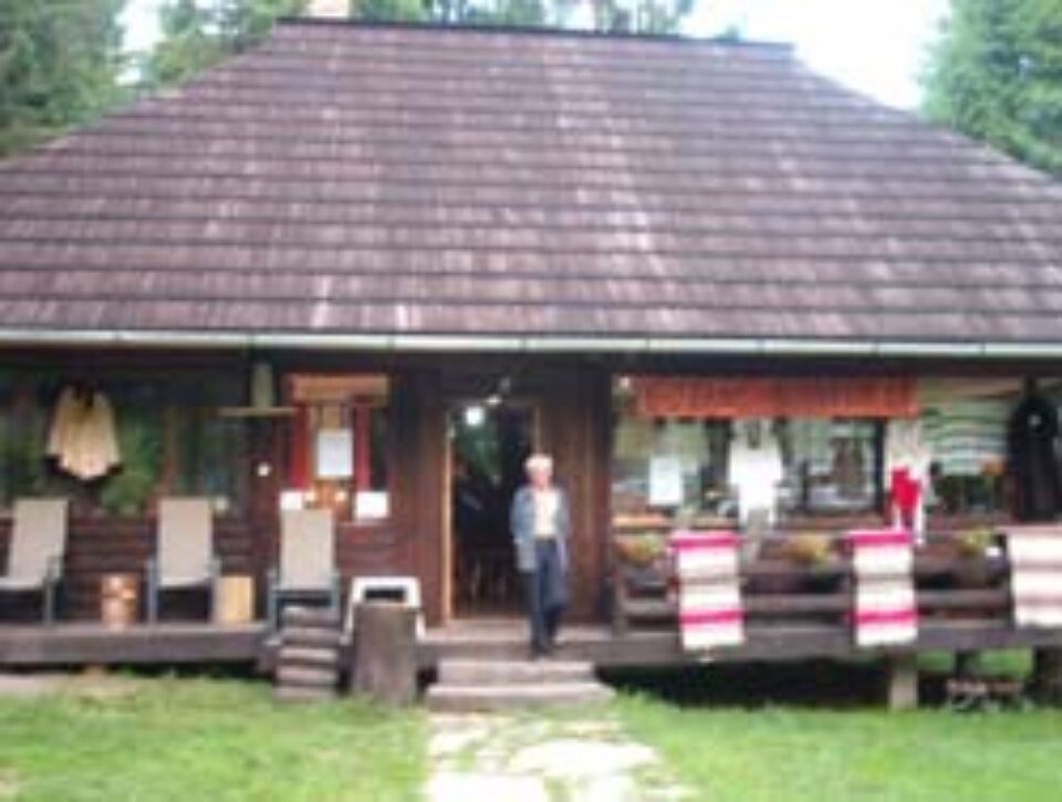 Produse realizate de artizani și meșteri populari autentici