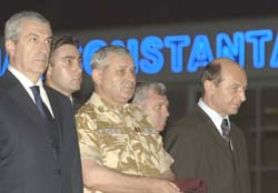 Băsescu consideră inacceptabil modul de prezentare a propunerii privind retragerea din Irak Băsescu consideră inacceptabil modul de prezentare a propunerii privind retragerea din Irak