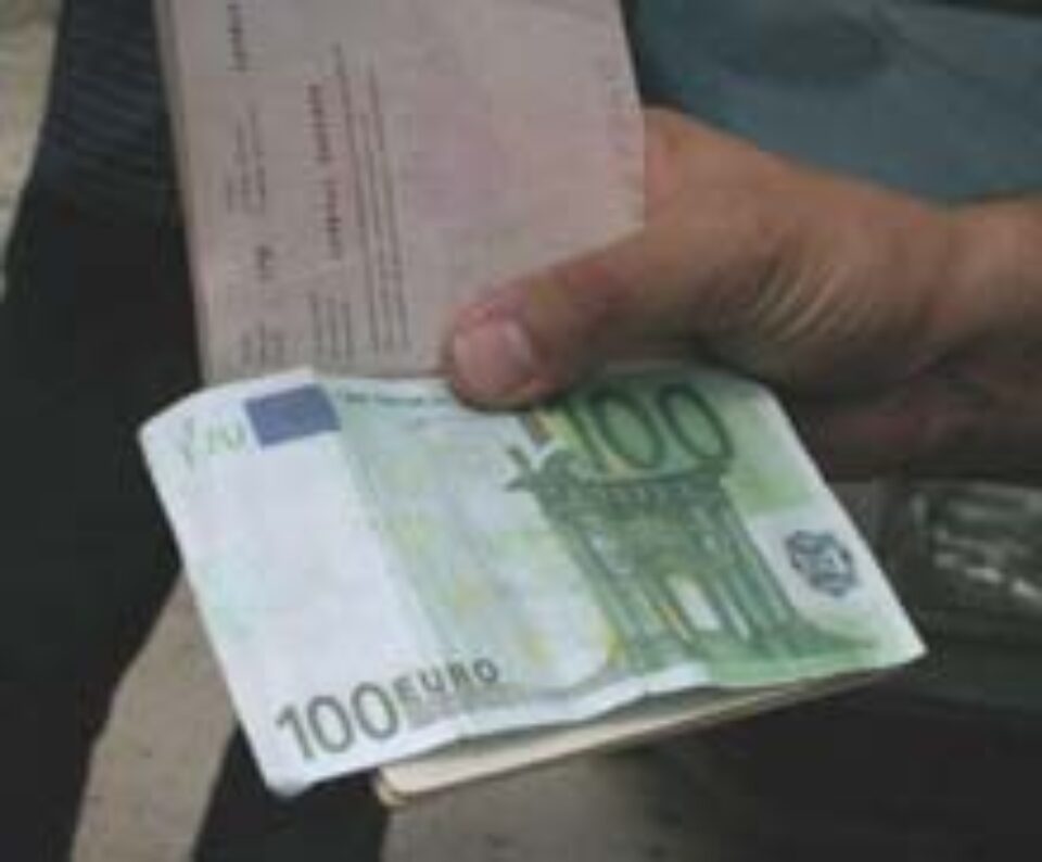 Lăutar deghizat în polițist de frontieră