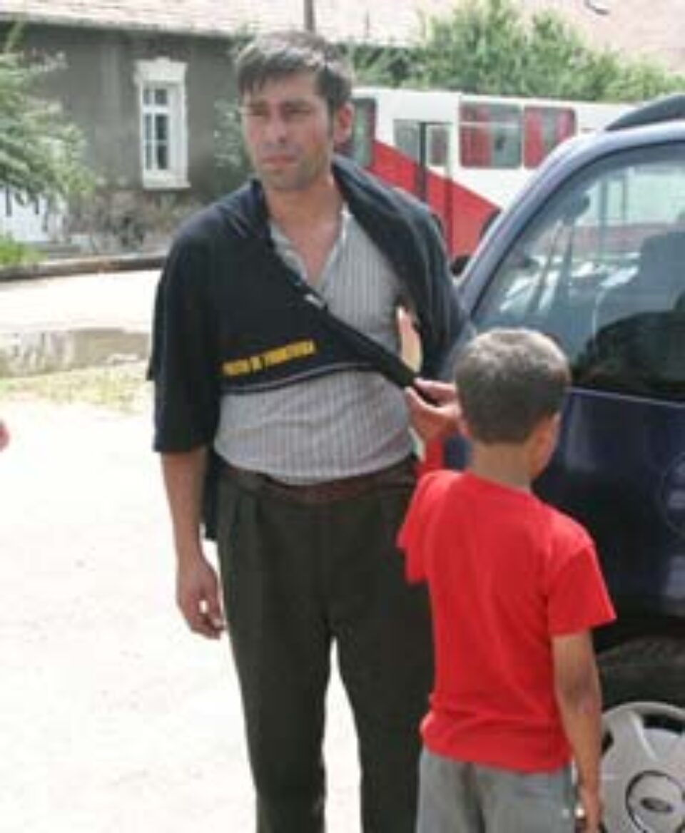 Lăutar deghizat în polițist de frontieră