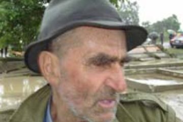 Sinistrat: „Am găsit sub calul din grajd un om mort adus tocmai de la Clit”