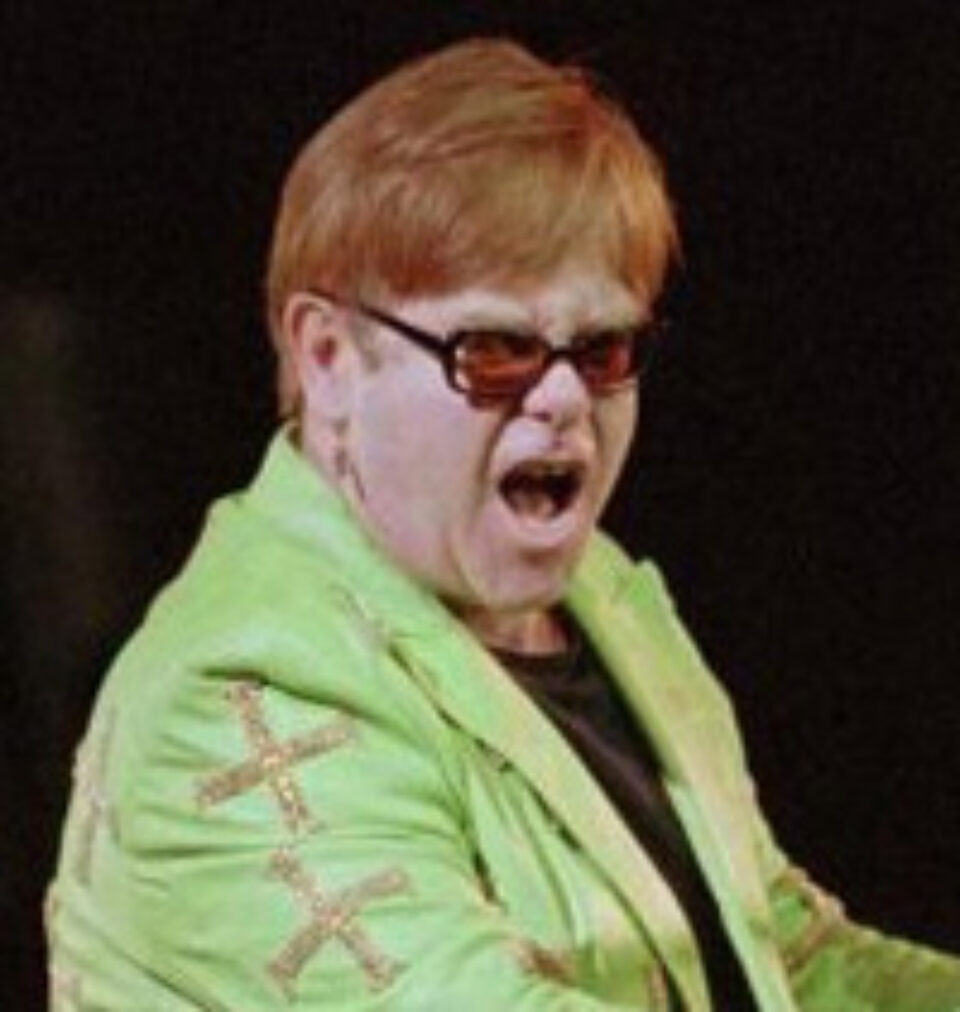 Elton John a scris un cântec de dragoste pentru suma de 650.000 de euro