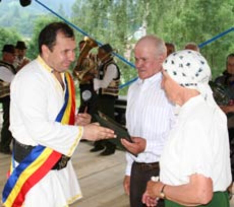 Omagierea familiilor care au împlinit 50 de ani de căsnicie