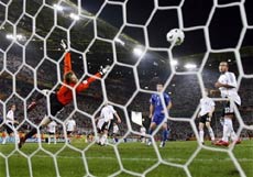 Italia merge în finală cu două goluri în ultimele minute de prelungiri Italia merge în finală cu două goluri în ultimele minute de prelungiri