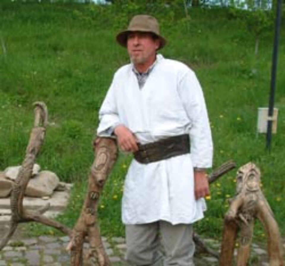 Tabară de creație lângă Pârâul Bucovăț