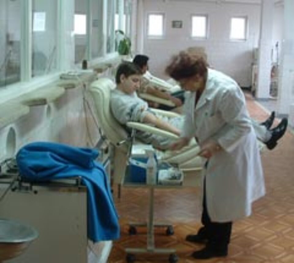 Agenții economici refuză să acorde zile libere angajaților care donează sânge