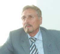 Emil Constantinescu, invitat de prefect în Suceava, în calitate de fost președinte