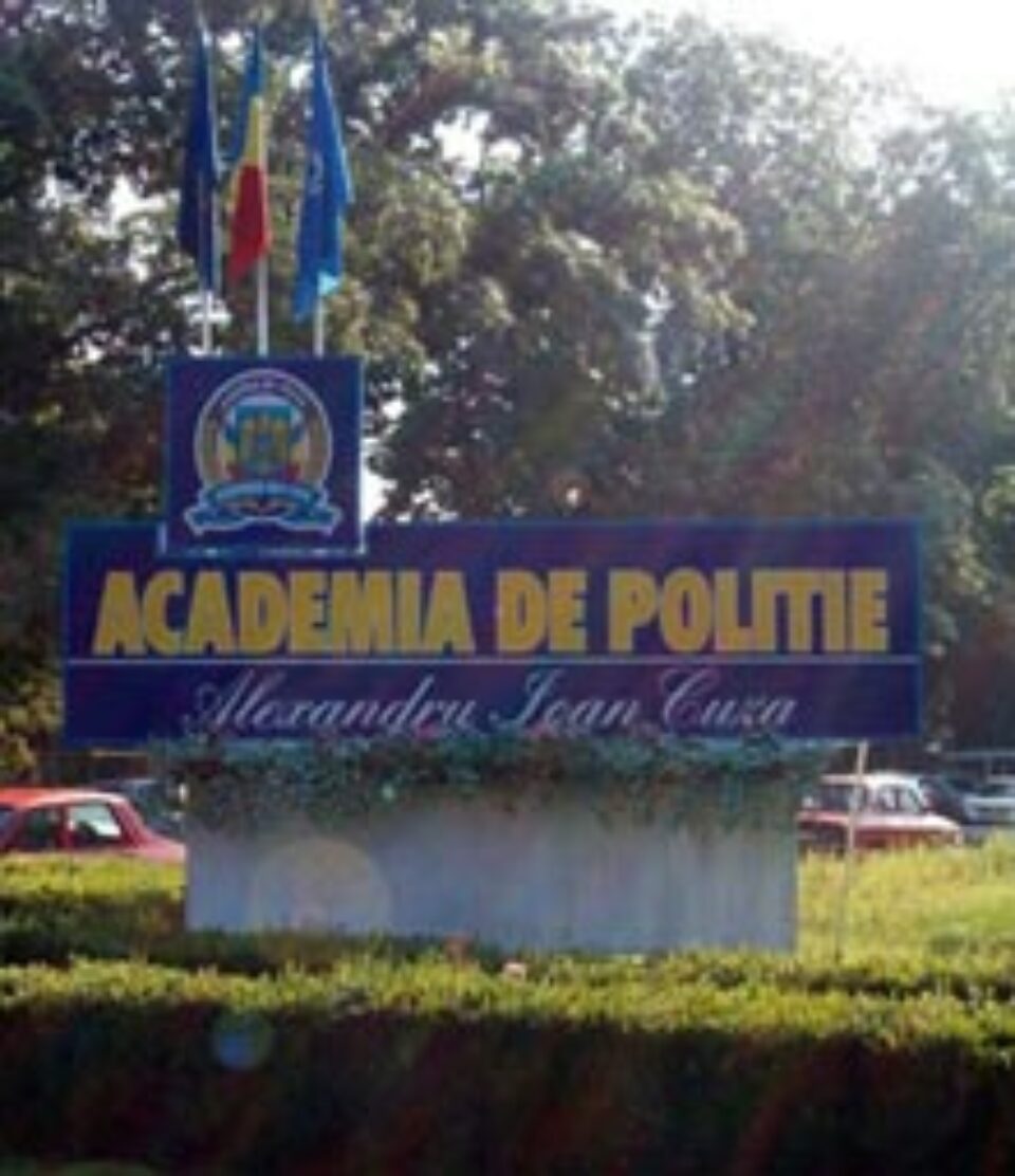 Șpagă de 10.000 de euro pentru admiterea la Academia de Poliție Șpagă de 10.000 de euro pentru admiterea la Academia de Poliție