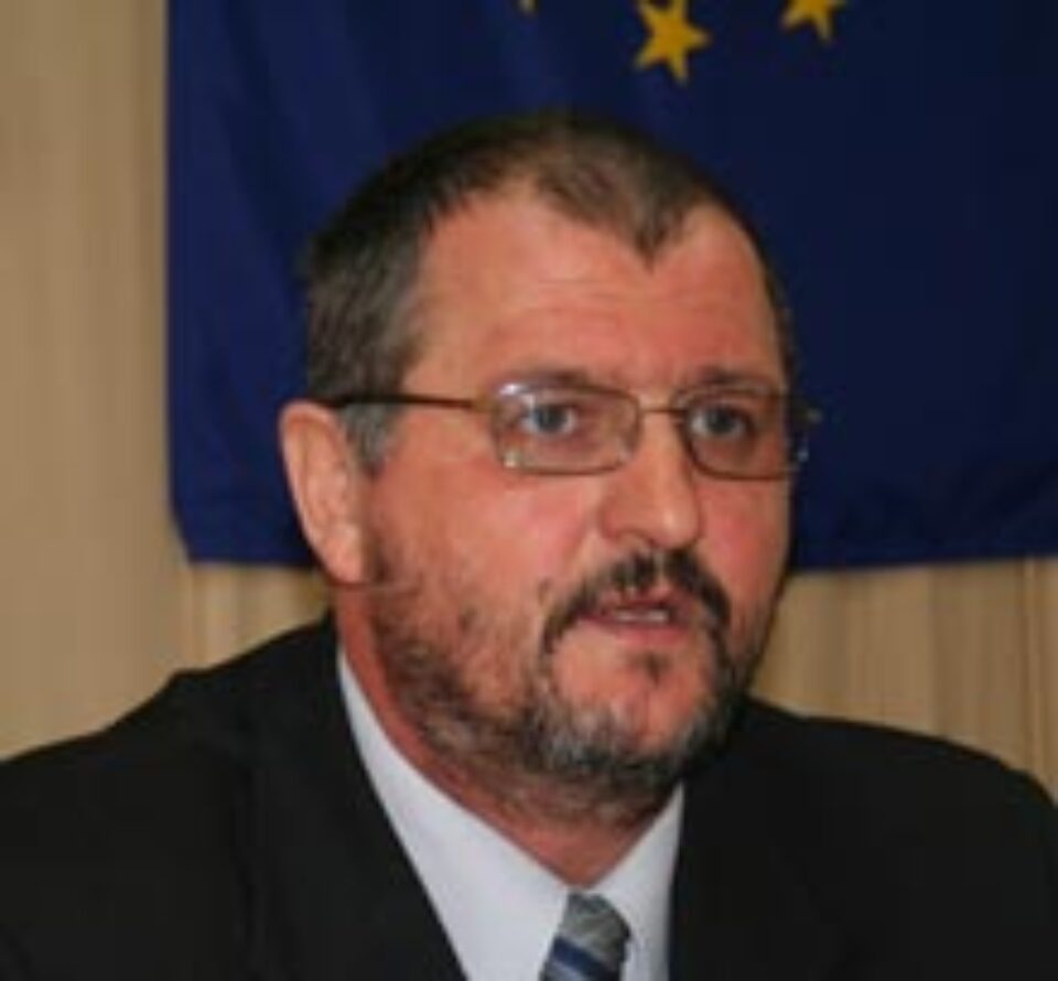 Birocrația îngreunează acțiunile autorităților locale Birocrația îngreunează acțiunile autorităților locale