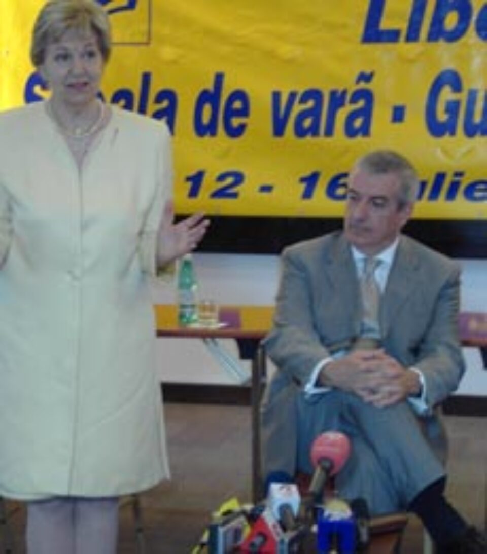 Tăriceanu și baroneasa Nicholson au animat atmosfera la Școala de Vară de la Gura Humorului Tăriceanu și baroneasa Nicholson au animat atmosfera la Școala de Vară de la Gura Humorului