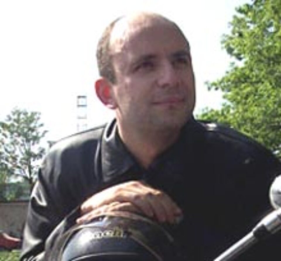 Cozmin Gușă începe astăzi activitatea de taximetrist Cozmin Gușă începe astăzi activitatea de taximetrist