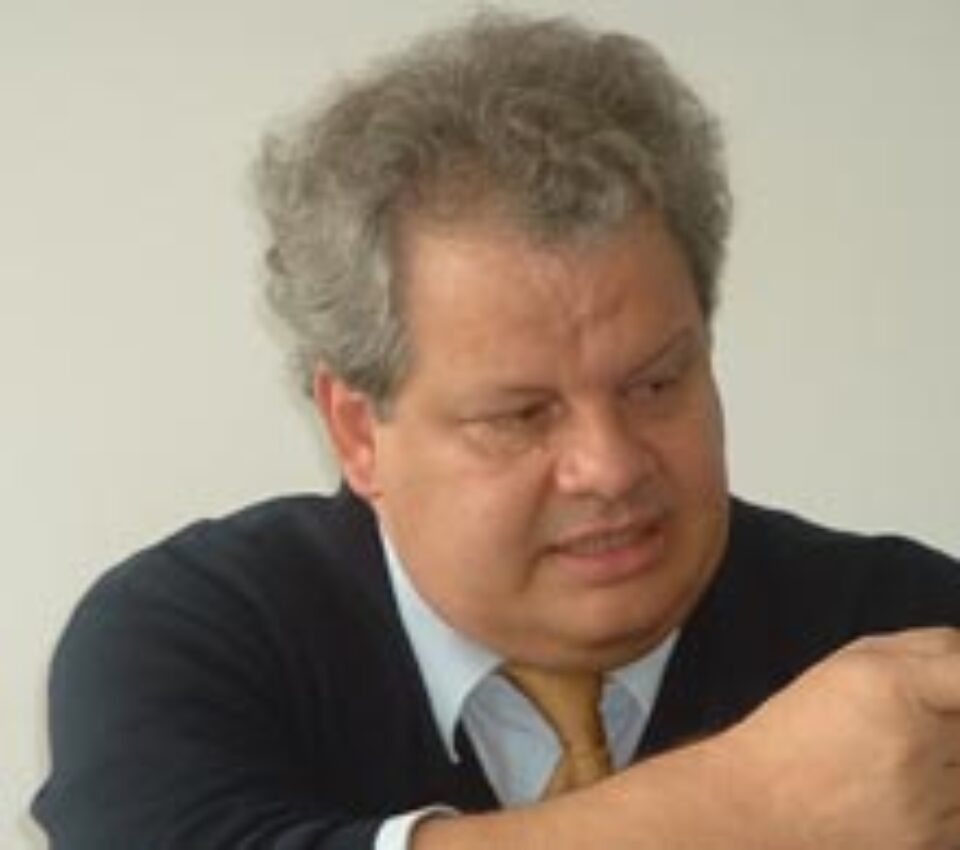 Valvis: Copos îi dezbină și îi umilește pe noii acționari FC Rapid SA Valvis: Copos îi dezbină și îi umilește pe noii acționari FC Rapid SA