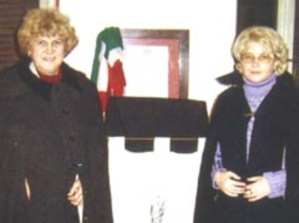 O întâlnire cu cele două poete mantelate din România