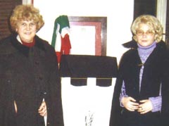 O întâlnire cu cele două poete mantelate din România