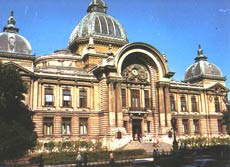 Doi din cei trei ofertanți pentru CEC au active mai mari decât tot sistemul bancar românesc