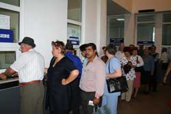 Cozi imense pentru biletele de tratament