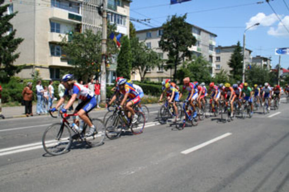 Turul României a blocat Suceava timp de o jumătate de oră Turul României a blocat Suceava timp de o jumătate de oră