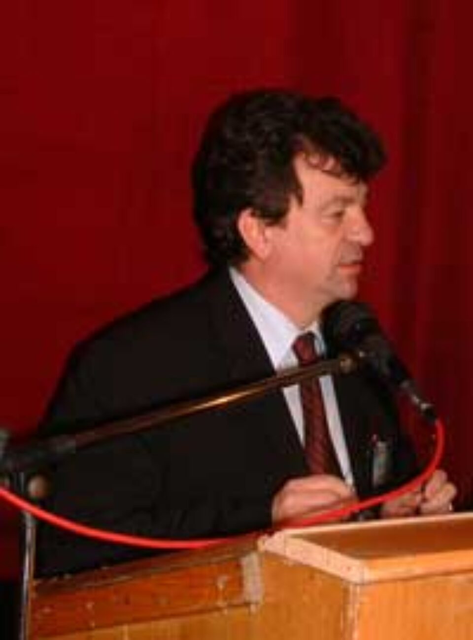 Barbă, acuzat că plagiază ideile consilierilor PSD