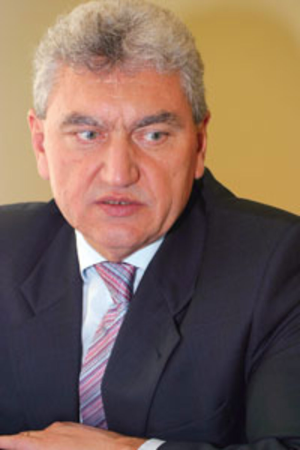 Statul nu va vinde CEC pentru mai puțin de 500 de milioane de euro Statul nu va vinde CEC pentru mai puțin de 500 de milioane de euro