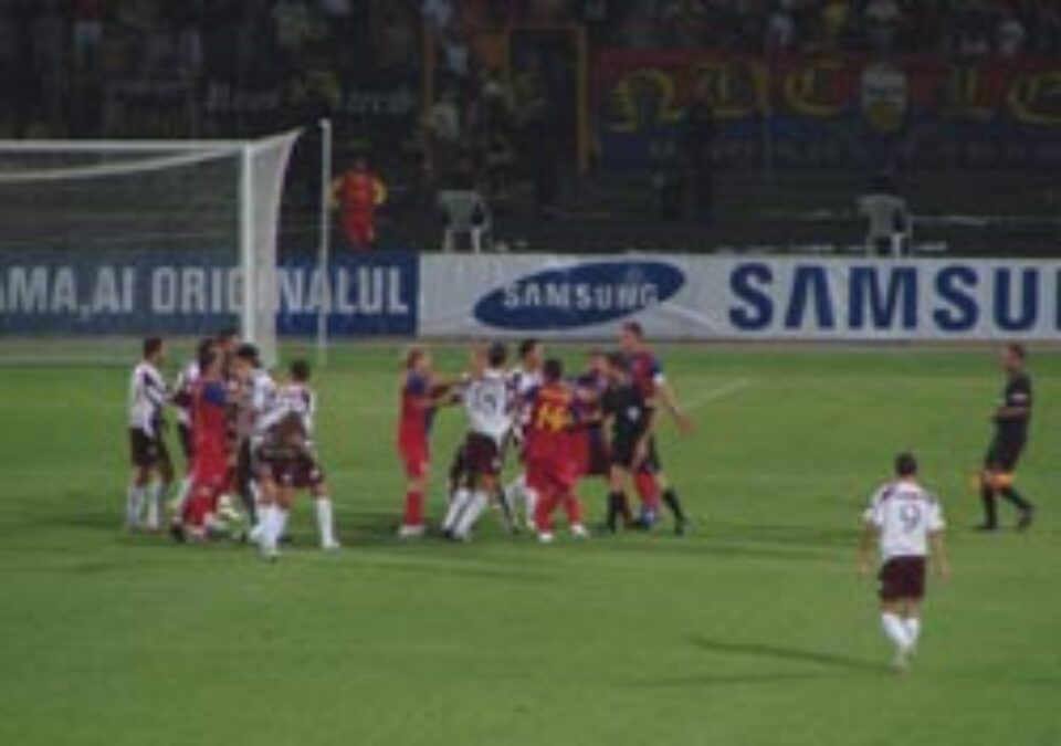 Steaua și-a adjudecat primul trofeu al sezonului Steaua și-a adjudecat primul trofeu al sezonului