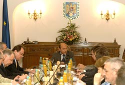 Președintele nu va numi șefii SRI și SIE până nu vor fi adoptate legile siguranței