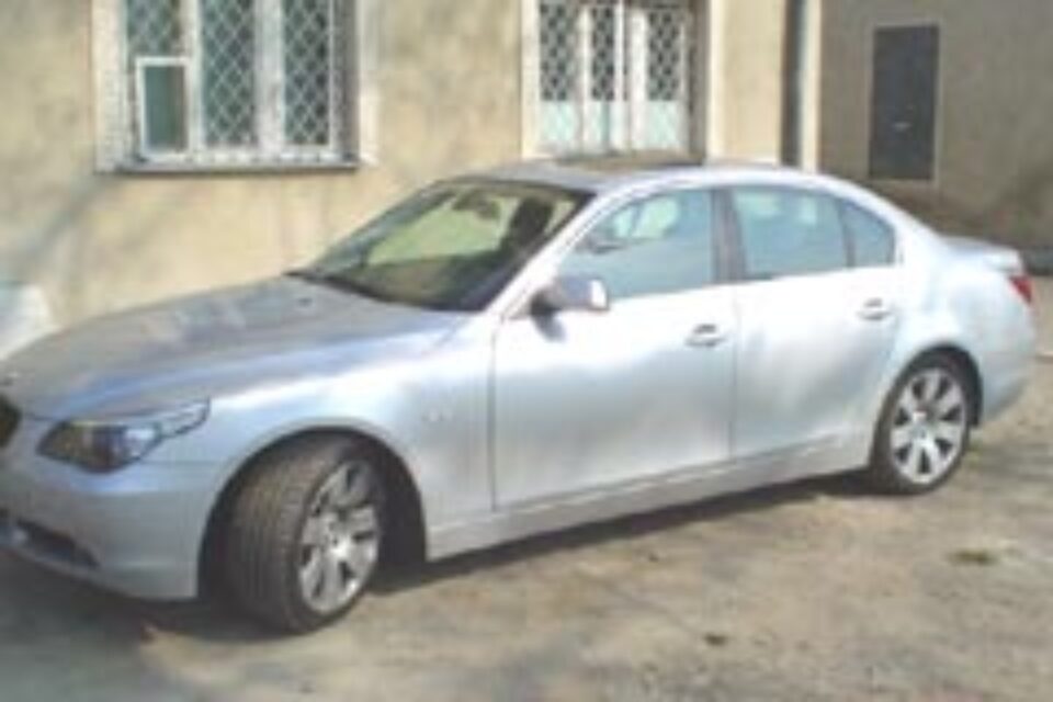 Suceveni țepuiți cu Merțane și BMW-uri de lux, furate din străinătate