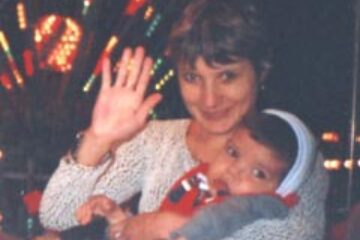 Andrei in bratele mamei sale