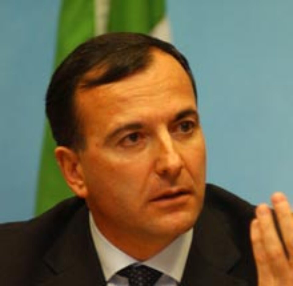 Frattini vine mâine la București să verifice stadiul pregătirilor pentru aderare Frattini vine mâine la București să verifice stadiul pregătirilor pentru aderare