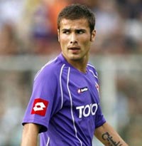 Mutu, dublă pentru Fiorentina