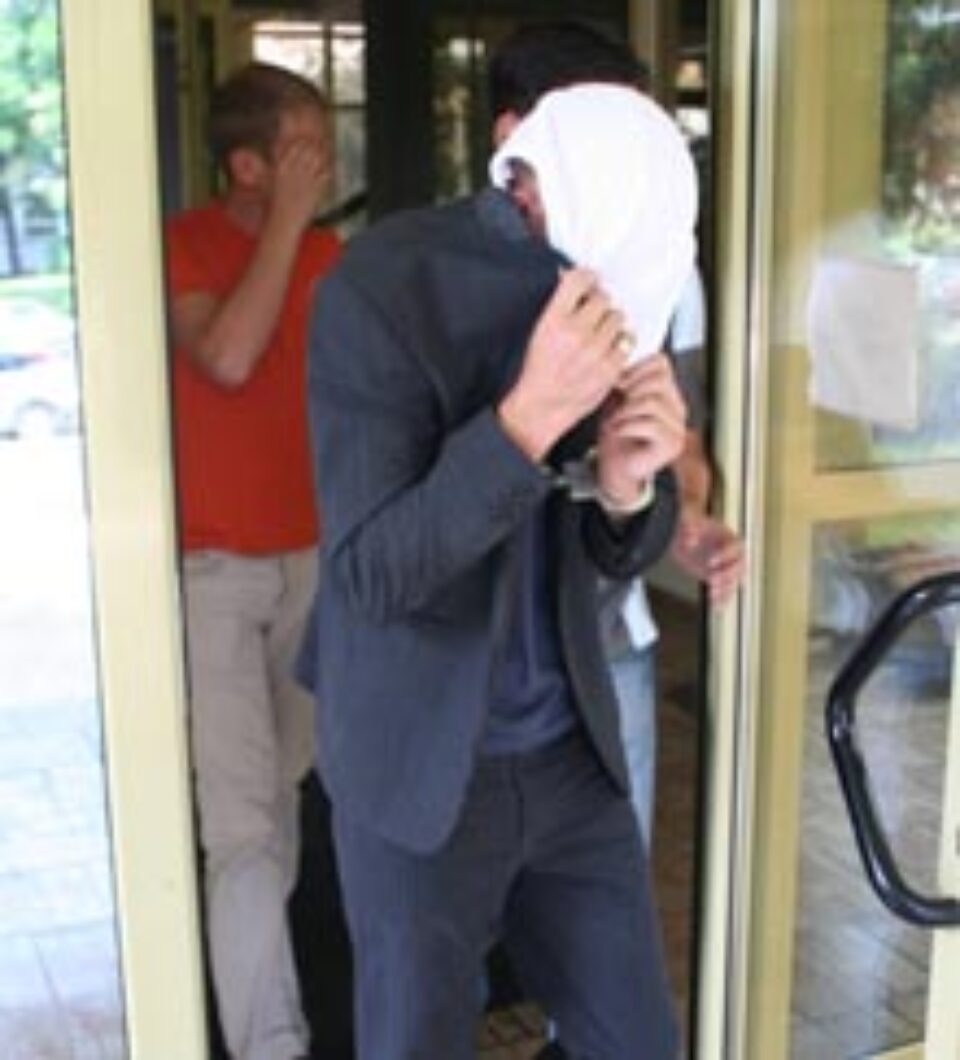 Filmul porno cu minora și polițiștii comunitari de la Gura Humorului, pe masa judecătorilor