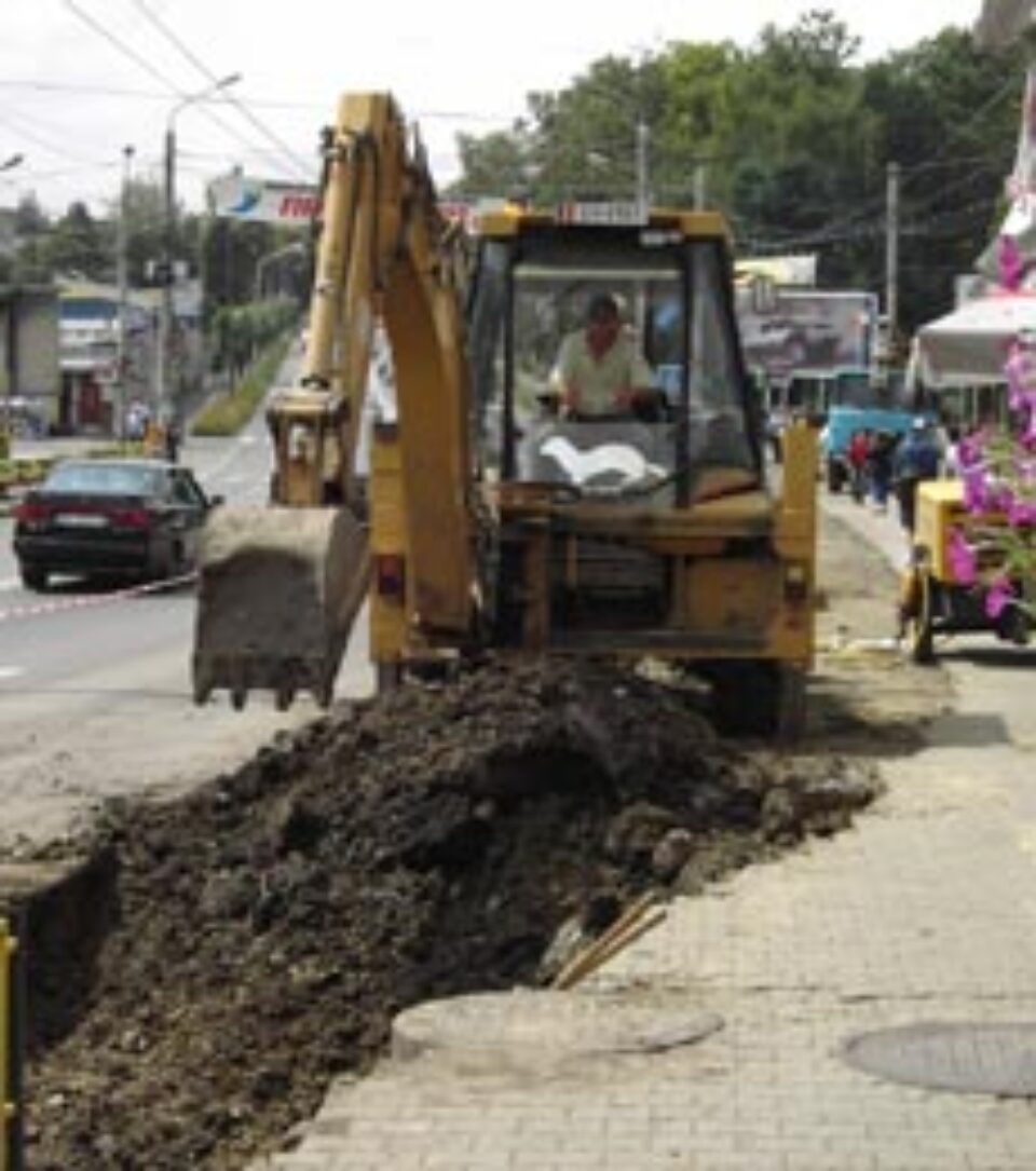 Sens dublu de circulație pe strada Universității