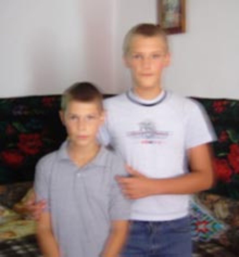 Mihai si Constantin, elevi in Italia