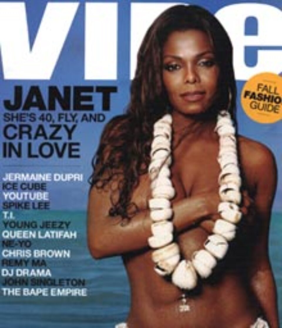Janet Jackson a pozat topless pentru coperta unei reviste Janet Jackson a pozat topless pentru coperta unei reviste