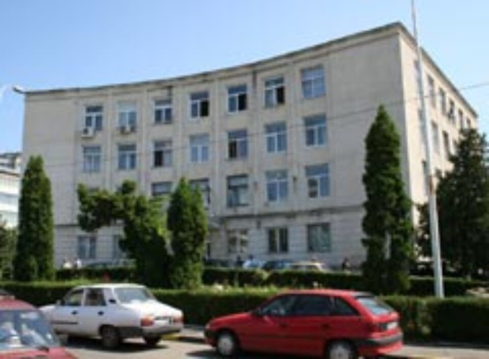 Bătălie mare pentru achiziționarea unui spațiu în Policlinica Areni Bătălie mare pentru achiziționarea unui spațiu în Policlinica Areni