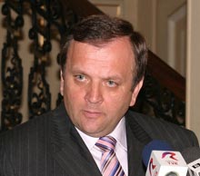 Guvernul a alocat 8 miliarde de lei pentru refacerea drumurilor din Arbore distruse de inundații