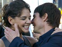 Tom Cruise a anunțat că-și va scoate fiica în lume Tom Cruise a anunțat că-și va scoate fiica în lume