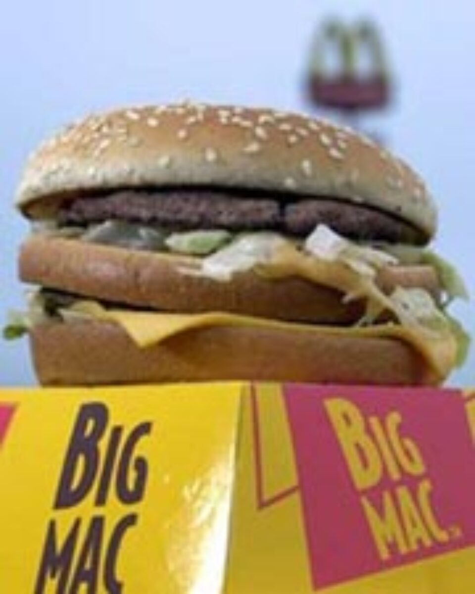 Bucureștenii trebuie să lucreze 69 minute pentru a cumpăra un Big Mac Bucureștenii trebuie să lucreze 69 minute pentru a cumpăra un Big Mac