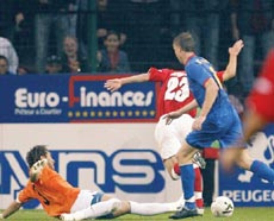 Ceva mai aproape de visul interzis de 10 ani românilor