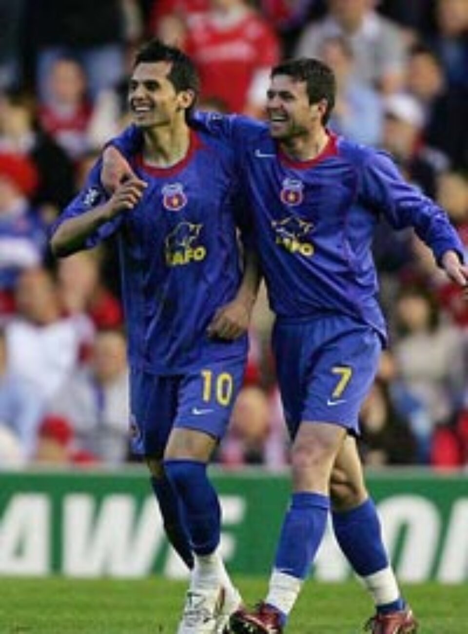 Ceva mai aproape de visul interzis de 10 ani românilor