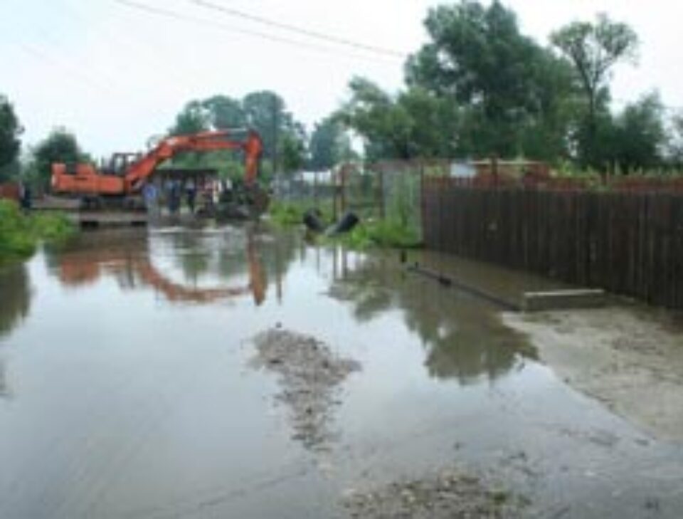 Apele au inundat zeci de gospodării și în municipiul Rădăuți