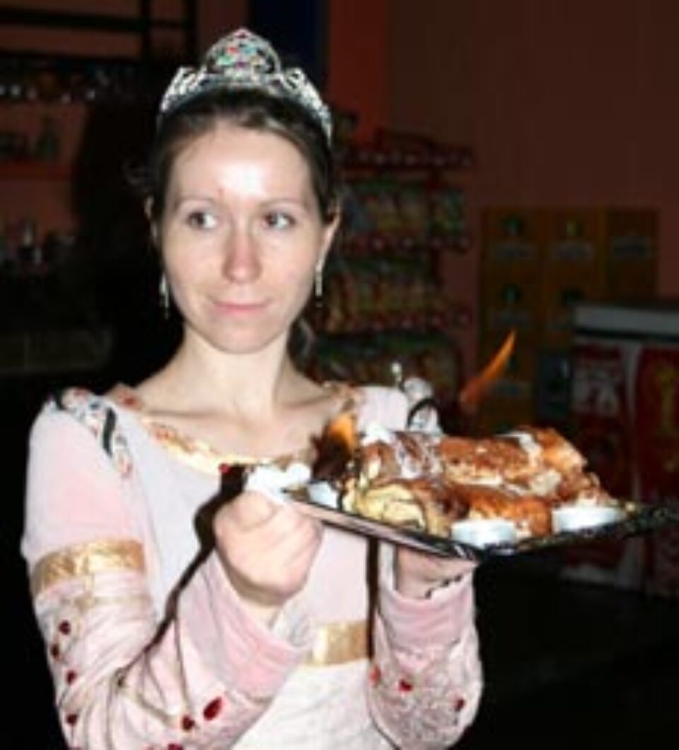 „Dacă e vineri, petrecem la Cetate!” „Dacă e vineri, petrecem la Cetate!”