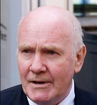 John Reid insistă pentru interzicerea dreptului la muncă în cazul imigranților români