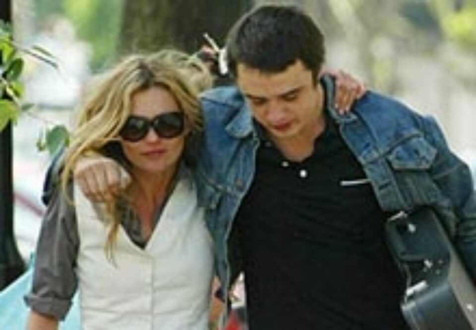 Kate Moss s-ar putea căsători săptămâna aceasta Kate Moss s-ar putea căsători săptămâna aceasta