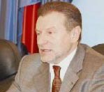 "Voi da milităria jos din pod pentru unii constructori"