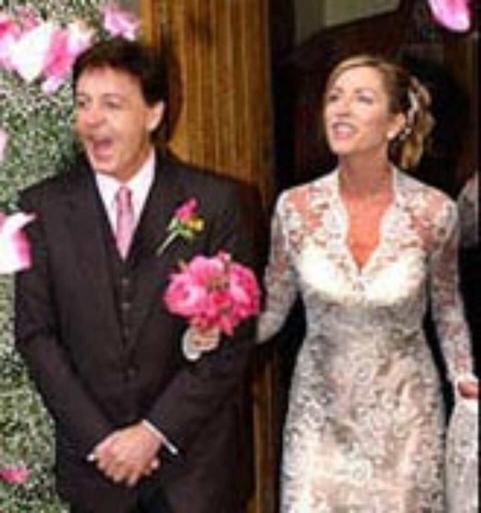 Paul McCartney şi Heather Mills la începutul mariajului lor; Mai întâi, o nuntă de poveste, apoi drama urâtă a divorţului