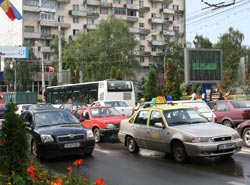 Traficul infernal a dat peste cap transportul public în comun