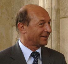 "Dați-mi dosarul și îl fac public"