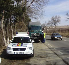 Aproape 750 de autoturisme, trase pe dreapta de Poliție în numai câteva ore