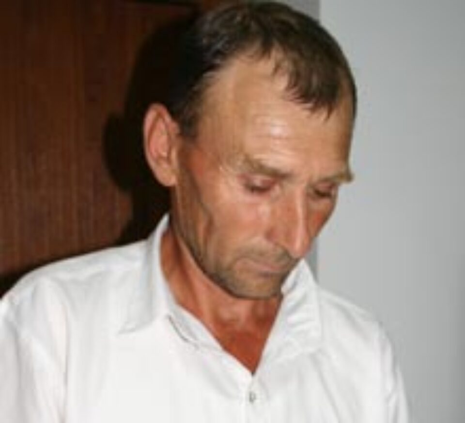 Ion Laslovici: „Eu mi-am schimbat buletinul, mi-am făcut certificat de căsătorie, am permis de conducere... toate pe numele Laslovici. Şi copiii mei tot numele de Laslovici îl poartă. Or, eu sunt Vidroi. Timp de 30 de ani, nu s-a