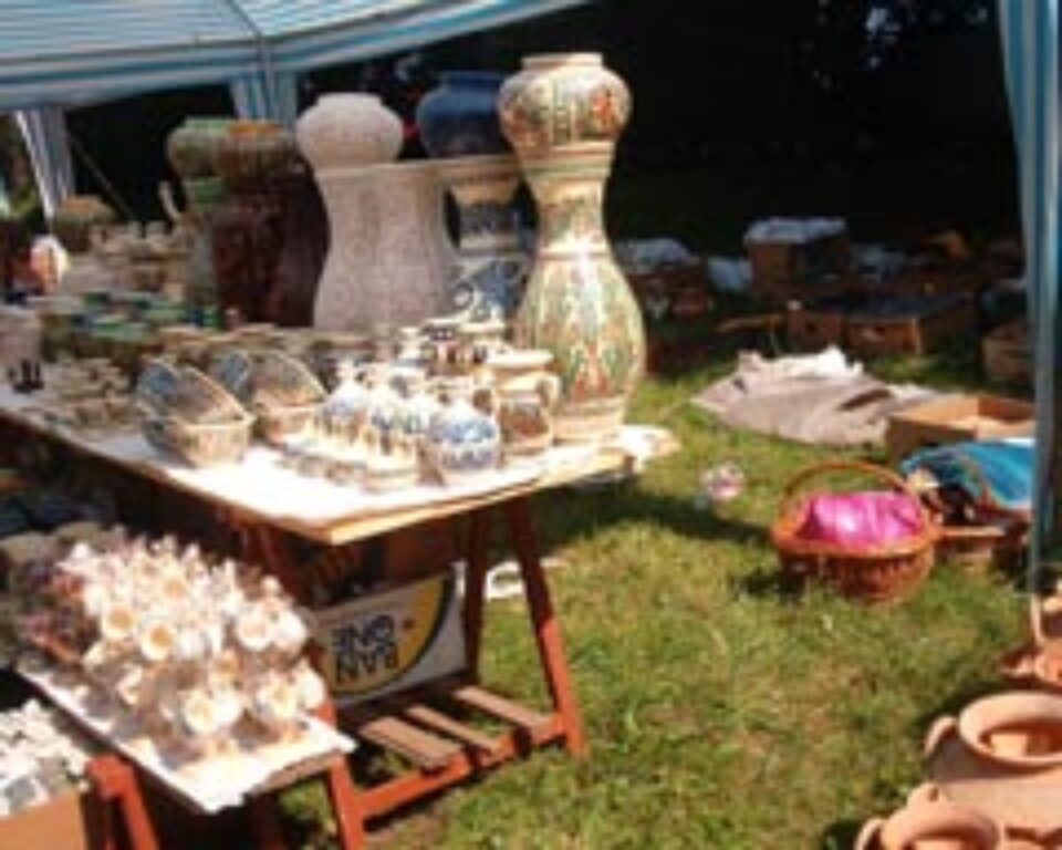 Vreme frumoasă, mulți participanți și o impresionantă varietate de produse la Târgul Meșterilor Populari
